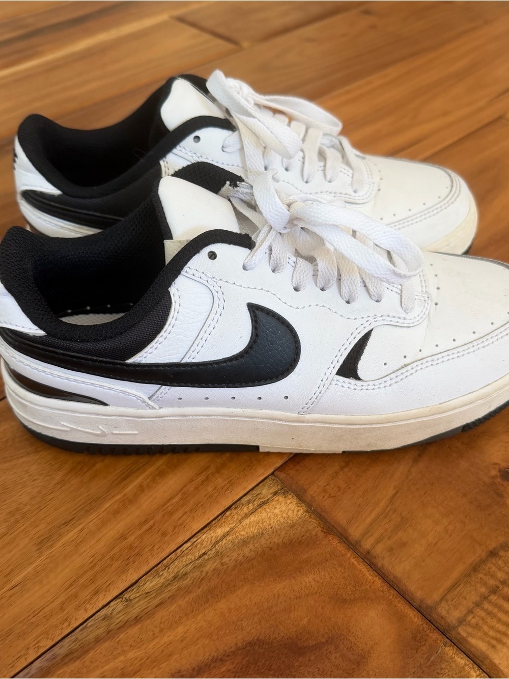 Nike Air Force 1 White Black Swoosh Size 6Y Youth Unisex Low